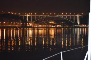 Noite a bordo c/PA em veleiro -rio Douro